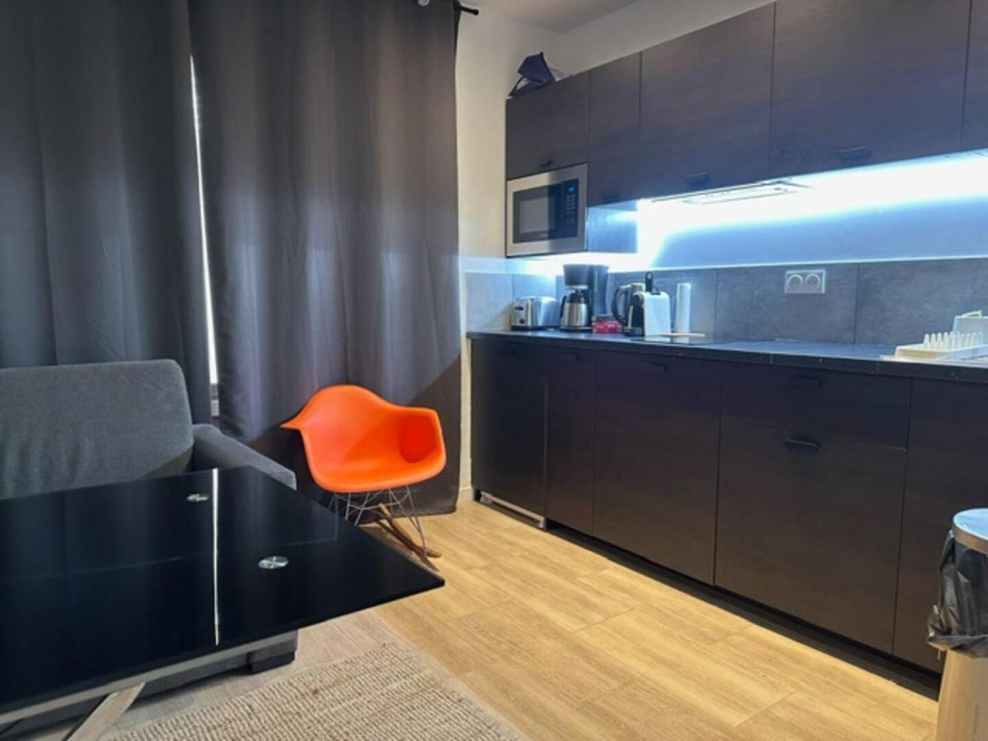 Apartment Steps From The Palace, Beach, Center Cannes